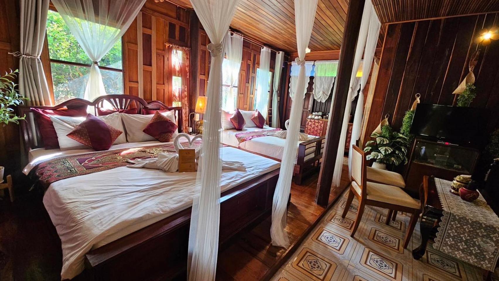 The Antique Riverside Resort Ban Pong  Eksteriør billede