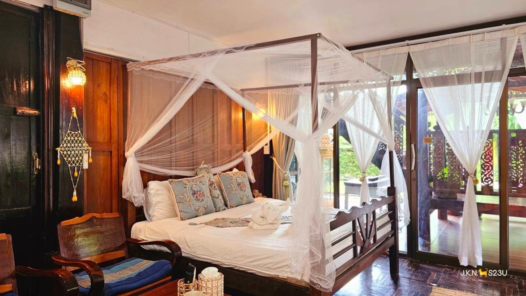 The Antique Riverside Resort Ban Pong  Eksteriør billede