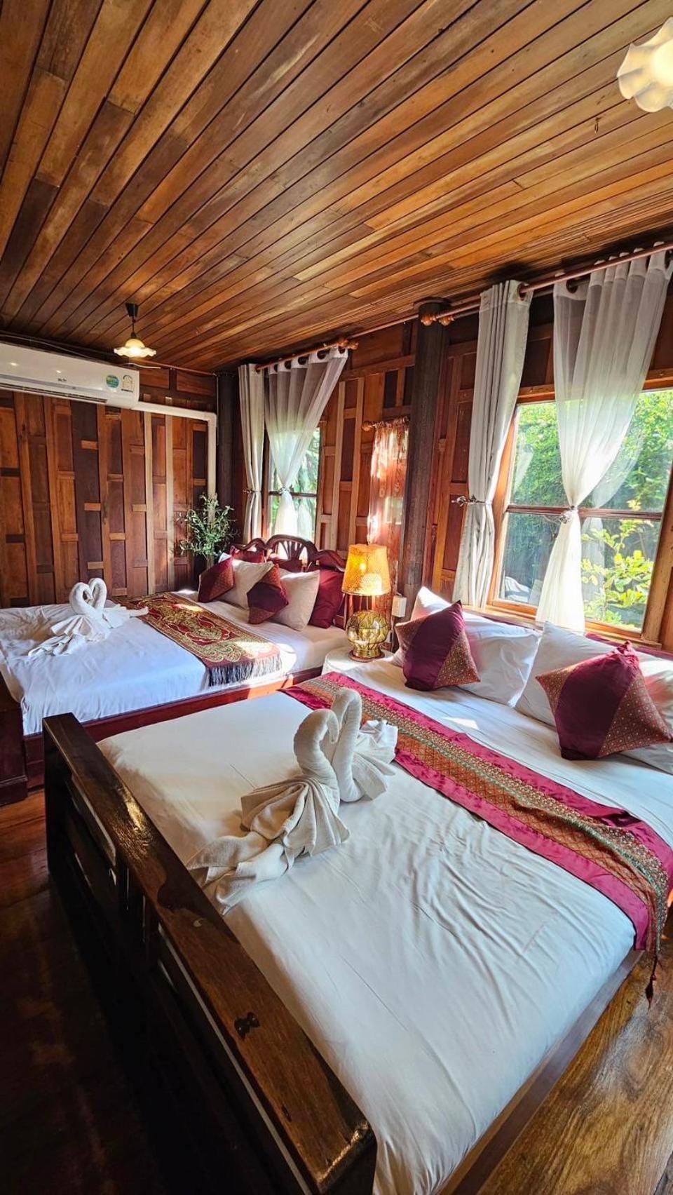 The Antique Riverside Resort Ban Pong  Eksteriør billede
