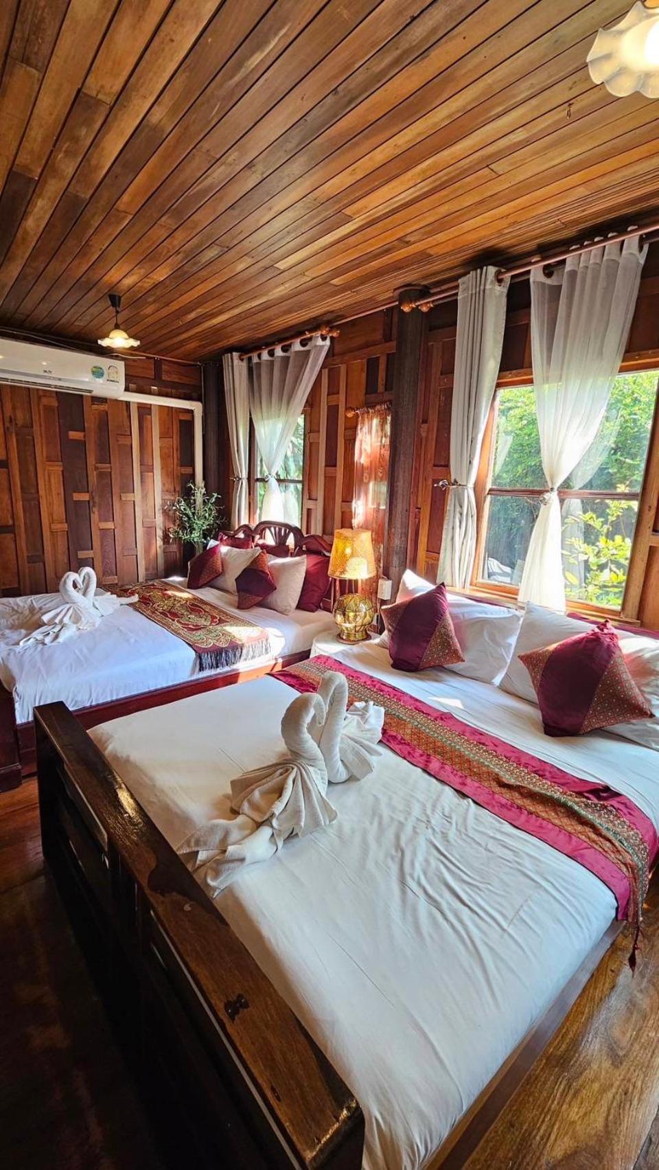 The Antique Riverside Resort Ban Pong  Eksteriør billede